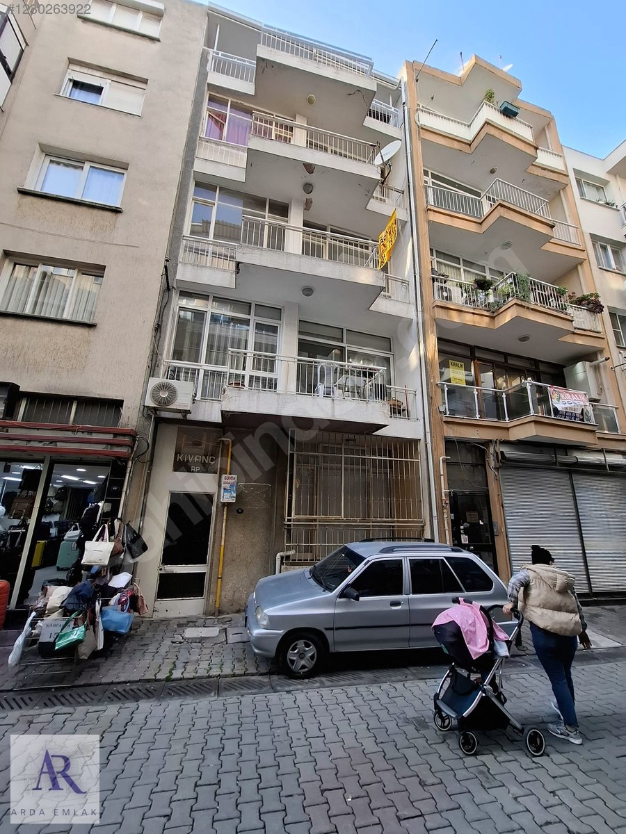 KARŞIYAKA ÇARŞI İÇİNDE 145 M2 3+1 ÇİFT BALKON ARA KAT DAİRE - İZMİR KARŞIYAKA fotoğraf 2