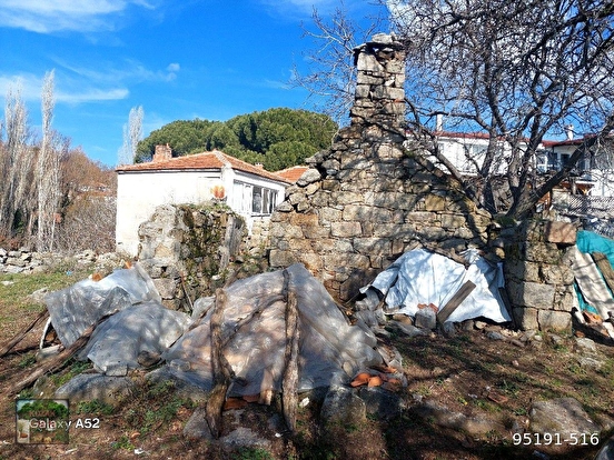 BERGAMA KOZAK YAYLASI ÇAMAVLU MAH SİNDE 300 M2 TAPUDA EV GEÇEN ARSA - İZMİR BERGAMA fotoğraf 4