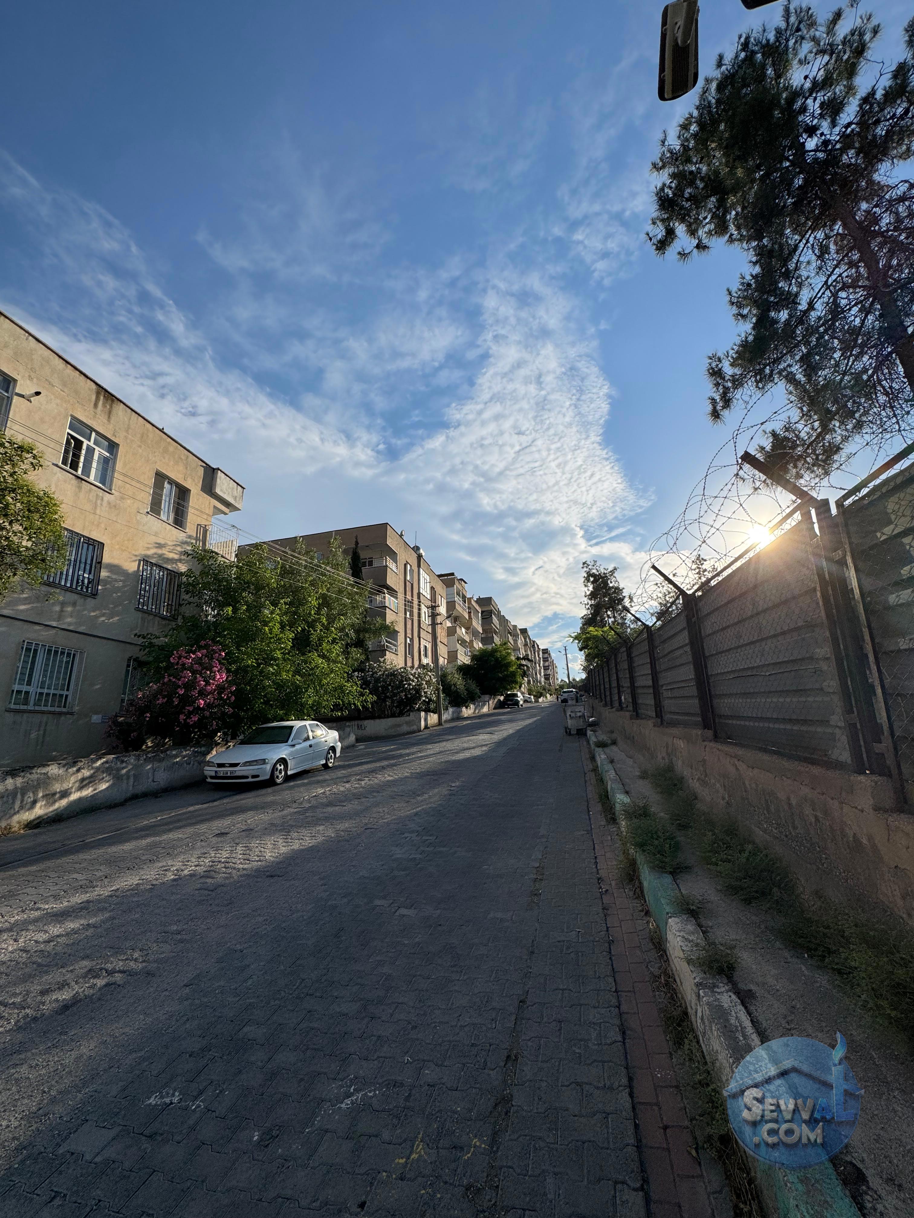 AHMET ERSEVEN DE BALKONLU SATILIK DAİRE - ŞANLIURFA HALİLİYE fotoğraf 2
