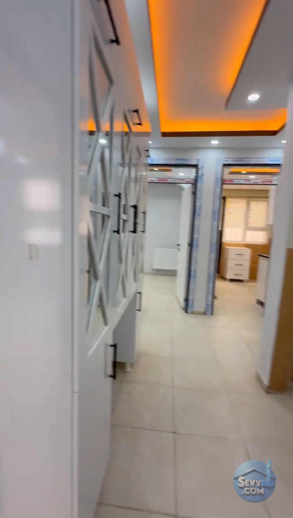 AHMET YESEVİ MAH YÜKSEK GİRİŞ 3+1 D.GAZ KAPIDA  YETKİ NO: 6300012  - ŞANLIURFA HALİLİYE fotoğraf 3