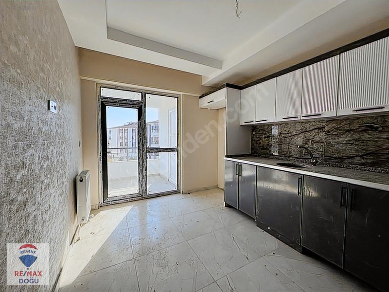 REMAX DOĞU SÜRSÜRÜ MAH. ÇOK UYGUN FİYATA SIFIR SATILIK 2+1 DAİRE - ELAZIĞ MERKEZ fotoğraf 2