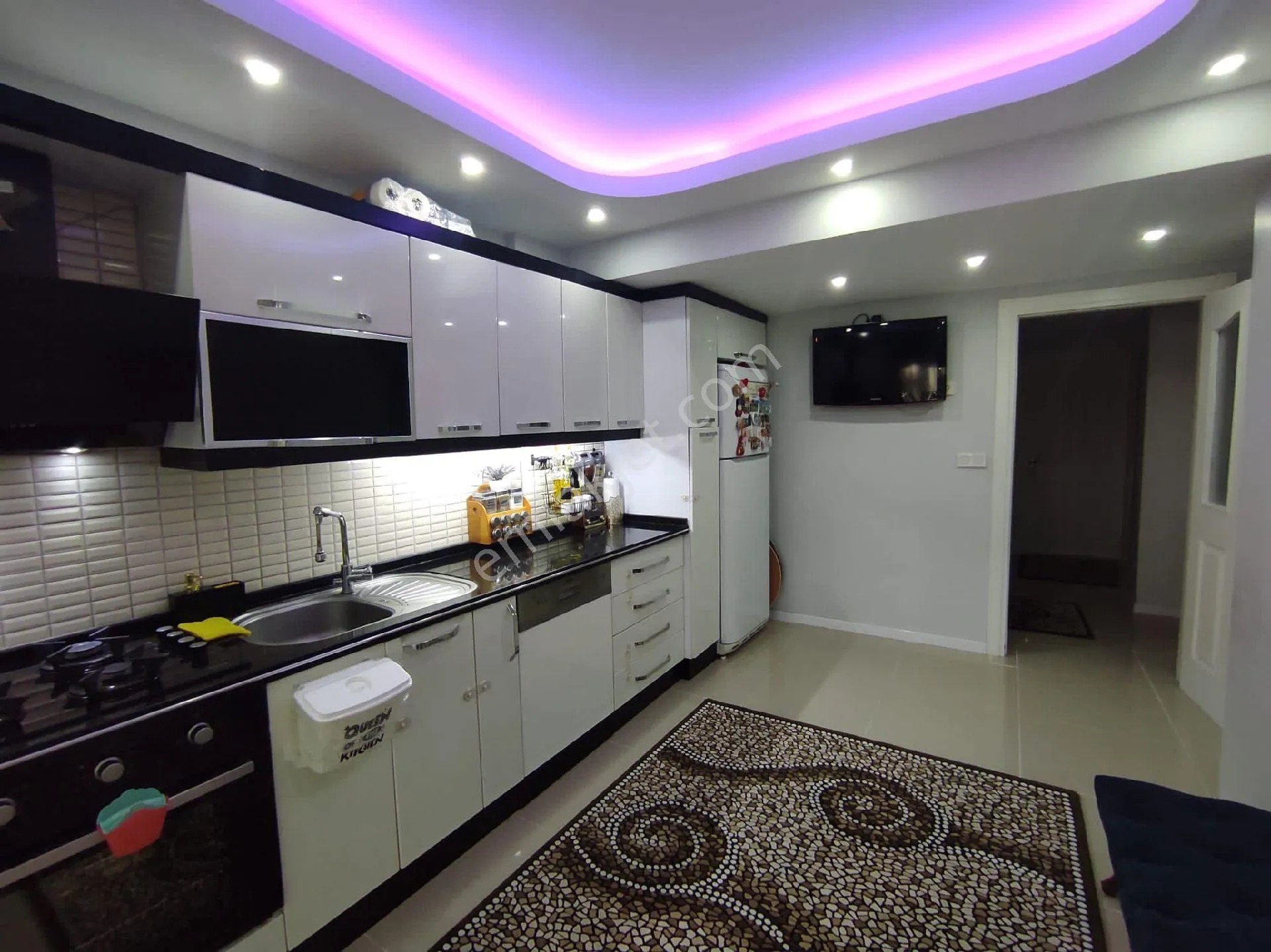 İzmir Torbalı Torbalı Mahallesinde 2+1 Geniş Daire Satılık - İZMİR TORBALI fotoğraf 3