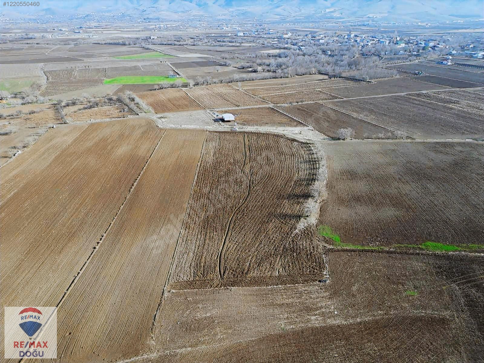 REMAX DOĞU'DAN KAVAKTEPE KÖYÜNDE SATILIK TARLA - ELAZIĞ MERKEZ fotoğraf 3