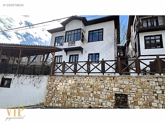 VİP GAYRİMENKUL'den MERKEZDE MÜSTAKİL İKİ KATLI EV - ANTALYA ELMALI fotoğraf 2
