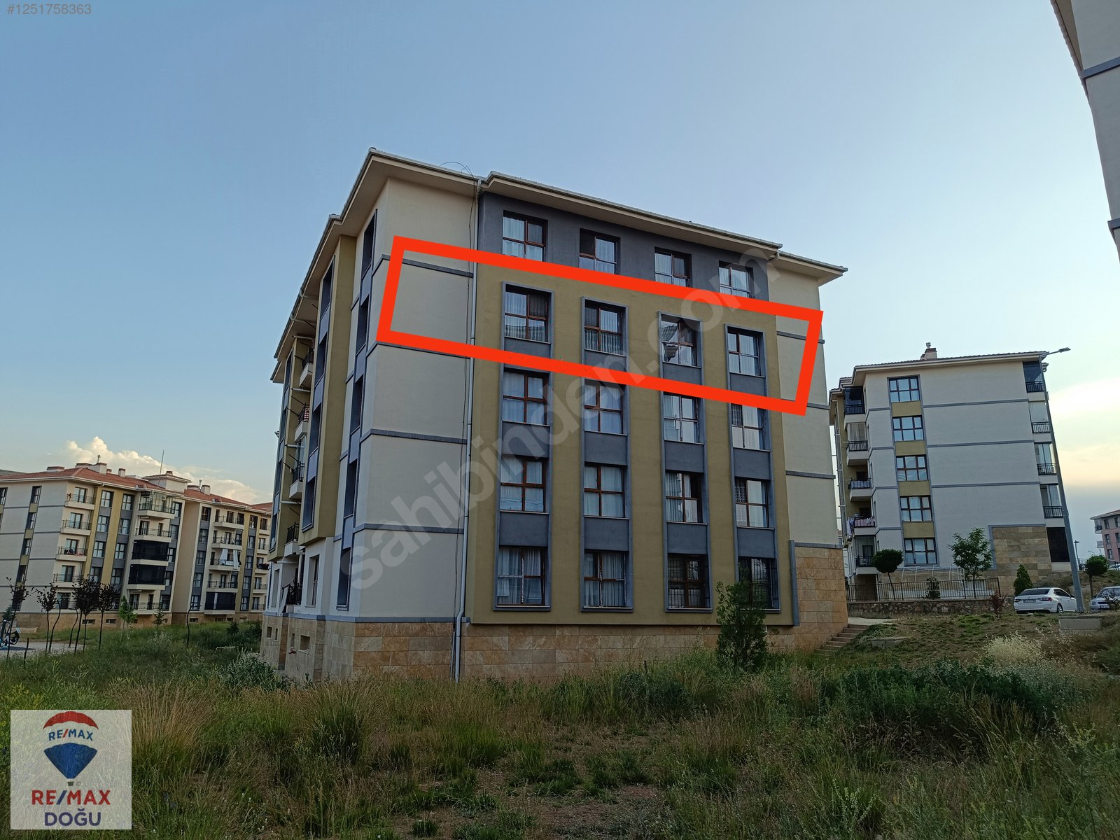 REMAX DOĞU YEMİŞLİK TOKİ 8. ETAPTA YAPILI ACİL SATILIK 3+1 DAİRE - ELAZIĞ MERKEZ fotoğraf 2