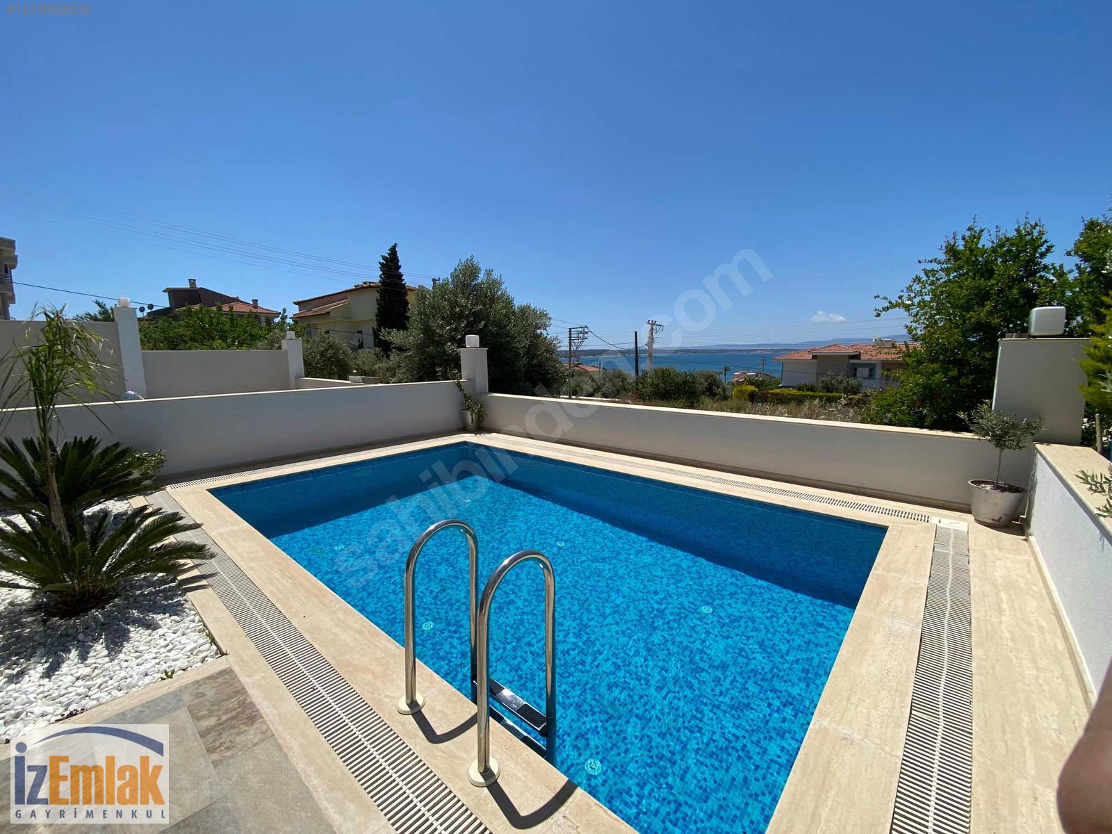 İz Emlak'tan Çiftlikköy'de Deniz Manzaralı Özel Havuzlu Villa - İZMİR ÇEŞME fotoğraf 11