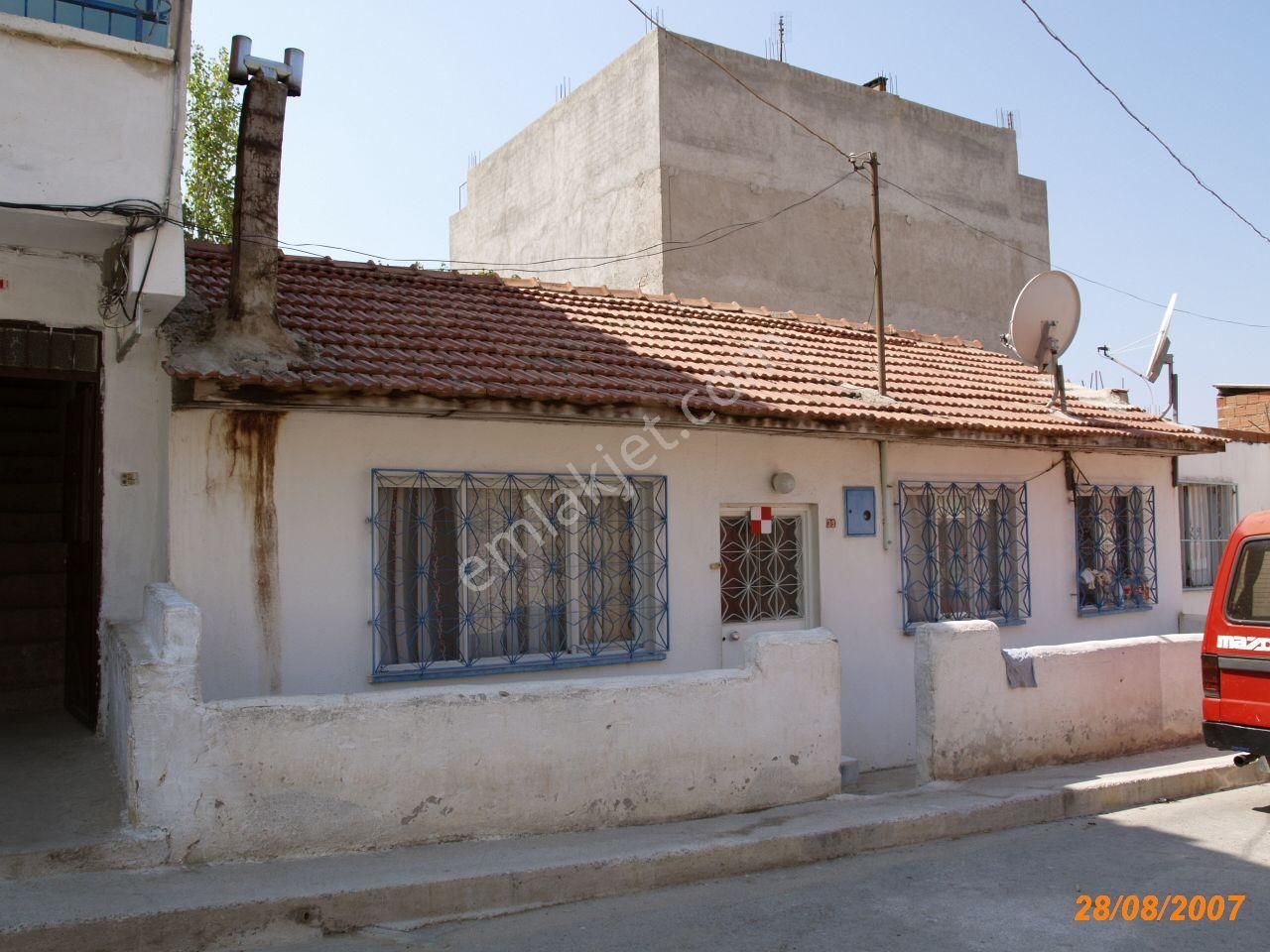 Satılık Müstakil Evler - Binalar - Daireler - Arsalar - İZMİR BAYRAKLI fotoğraf 3