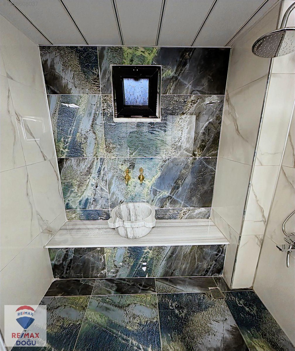 REMAX DOĞU'DAN SÜRSÜRÜ MAHALLESİNDE SATILIK 5+1 LÜX VİLLA - ELAZIĞ MERKEZ fotoğraf 8