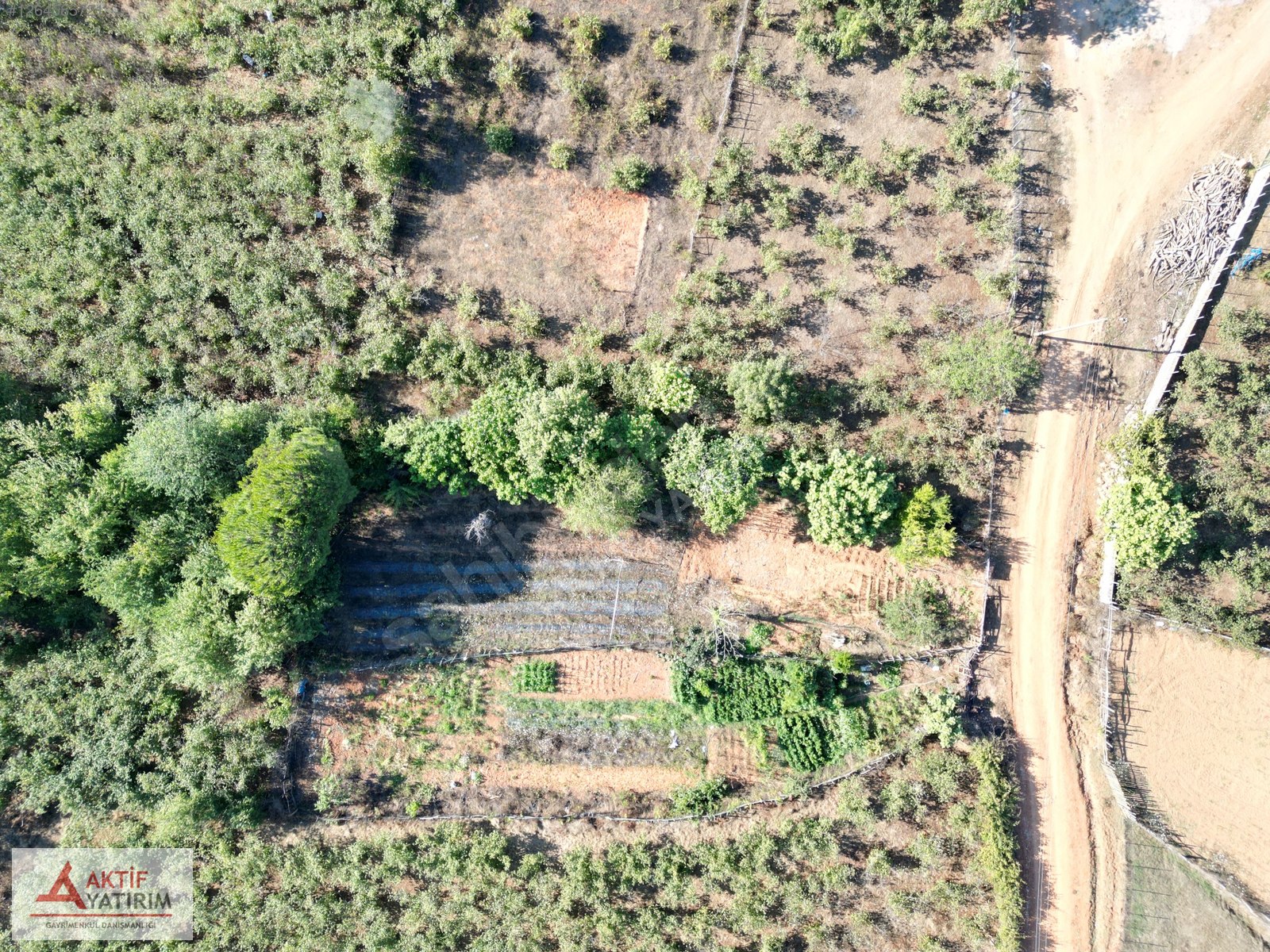 BAĞIRGANLI'DA KÖYÜN HEMEN BİTİŞİĞİNDE 647 M2 YOLA CEPHELİ TARLA - KOCAELİ KANDIRA fotoğraf 2