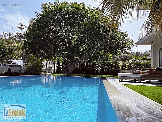 İz Emlak'tan Ilıca'da 5+2 Çok Geniş Bahçeli Havuzlu Villa - İZMİR ÇEŞME fotoğraf 7