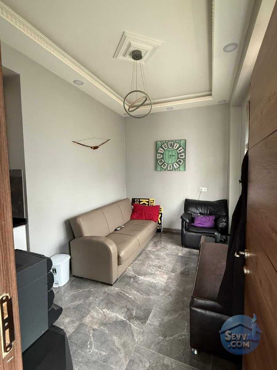 D-100 KARAYOLUNA CEPHE TABELA DEĞERİ YÜKSEK DÜKKAN OFİS - Kocaeli Gölcük fotoğraf 2