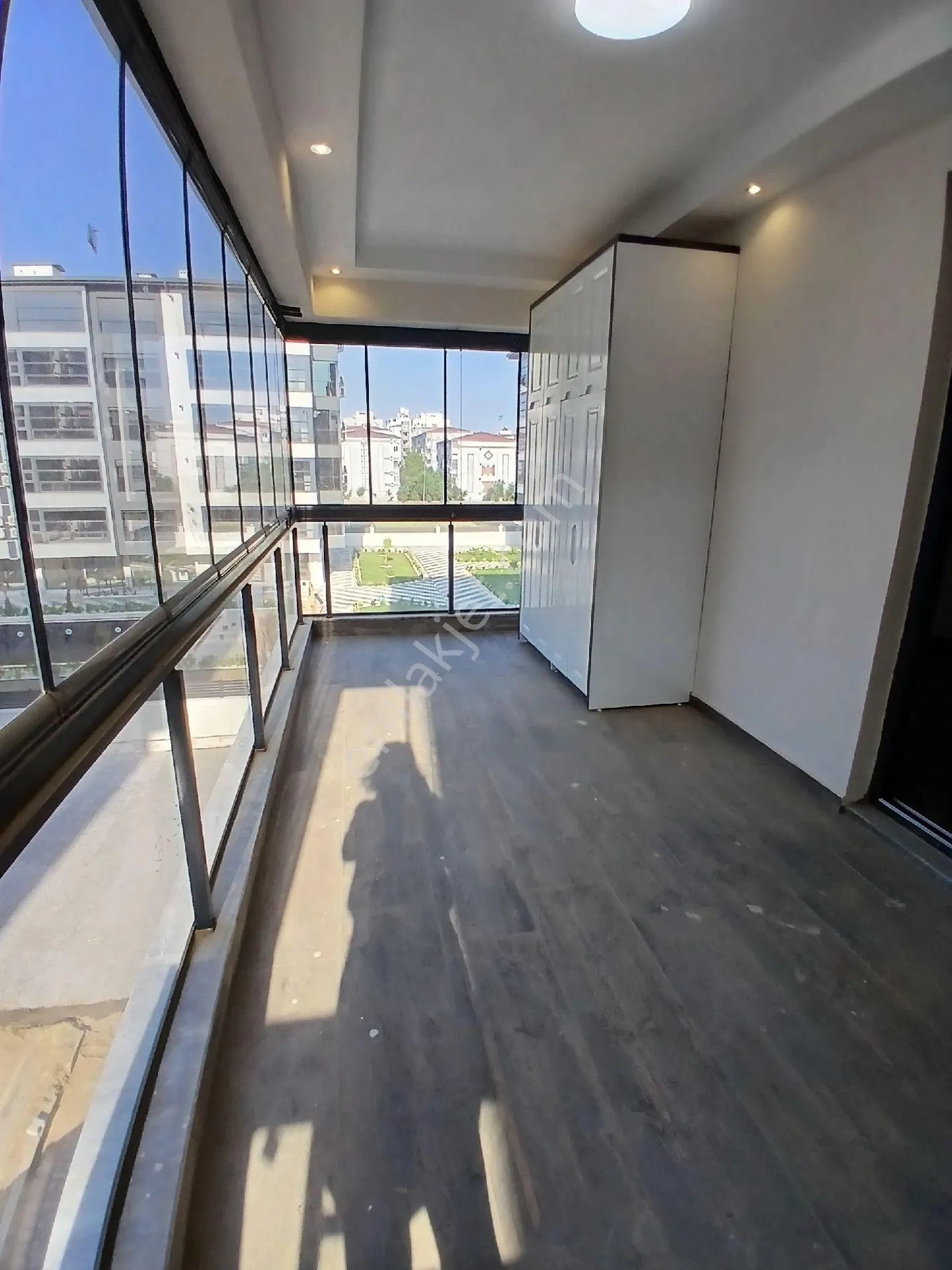 İzmir Torbalı Alpkent Mahallesinde 3+1 140m2 Net Arakat Havuzlu Sitede Daire Sat - İZMİR TORBALI fotoğraf 15
