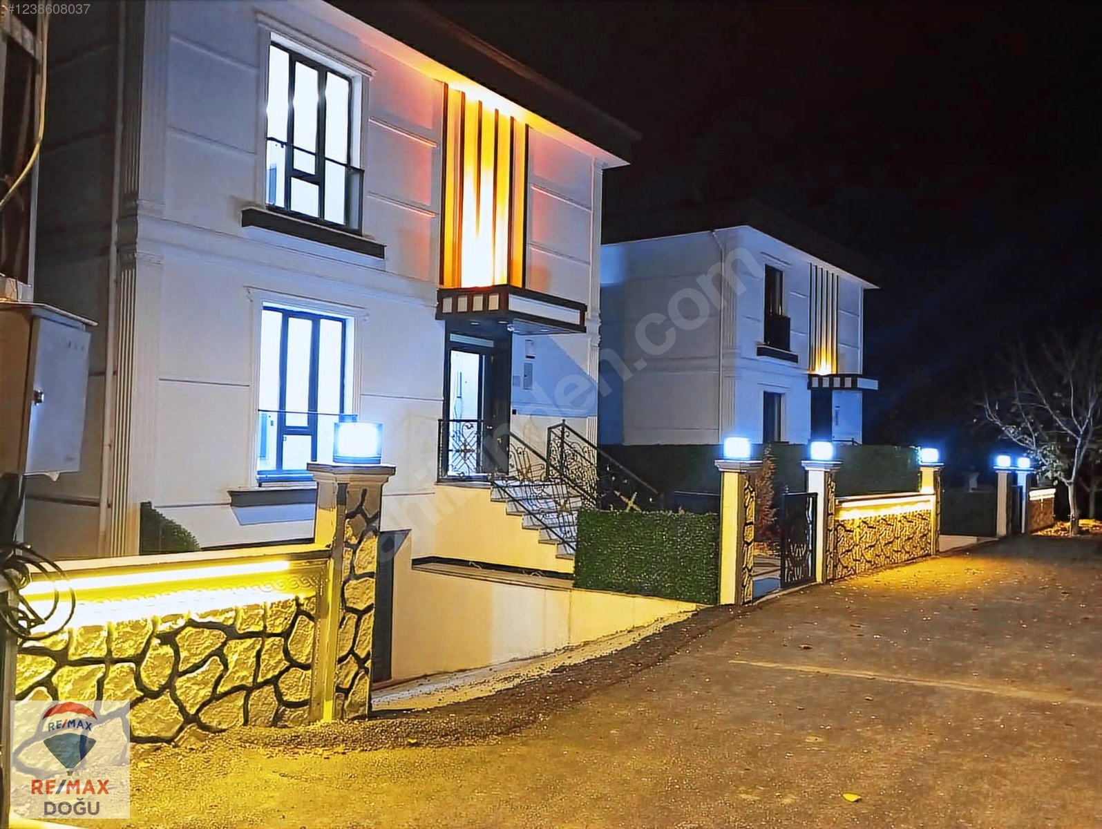 REMAX DOĞU'DAN SÜRSÜRÜ MAHALLESİNDE SATILIK 5+1 LÜX VİLLA - ELAZIĞ MERKEZ fotoğraf 6