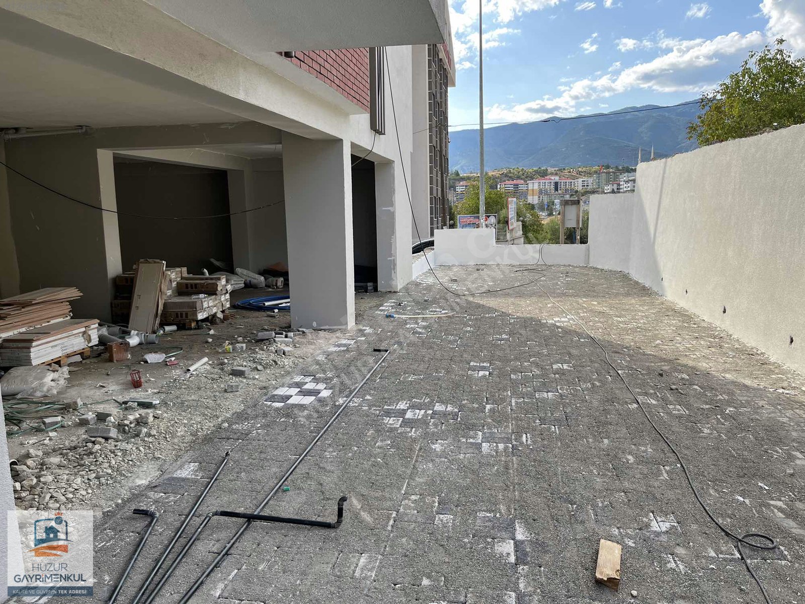 MERKEZİ DURUMDA 1+1 SATILIK 50M2 SIFIR DAİRE - KARABÜK MERKEZ fotoğraf 3
