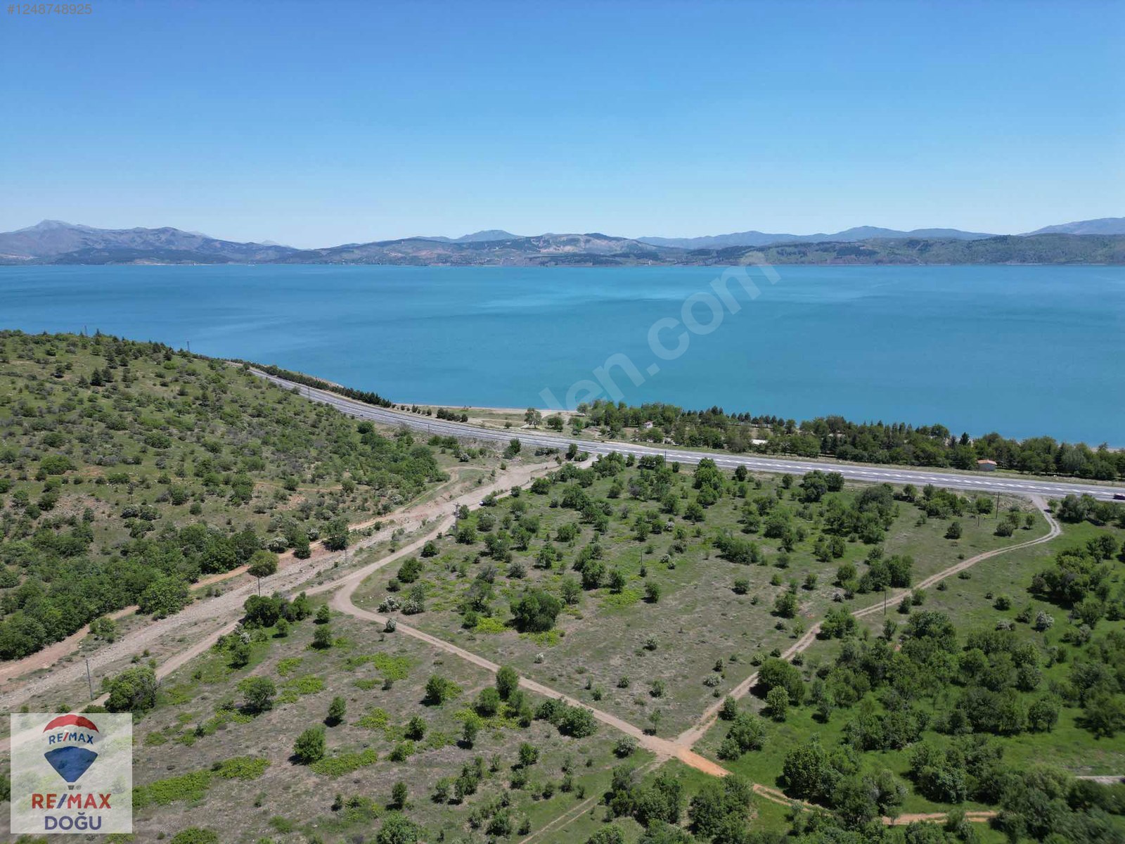 REMAX DOĞUDAN HAZAR GÖLÜ MANZARALI SATILIK TARLA - ELAZIĞ MERKEZ fotoğraf 4
