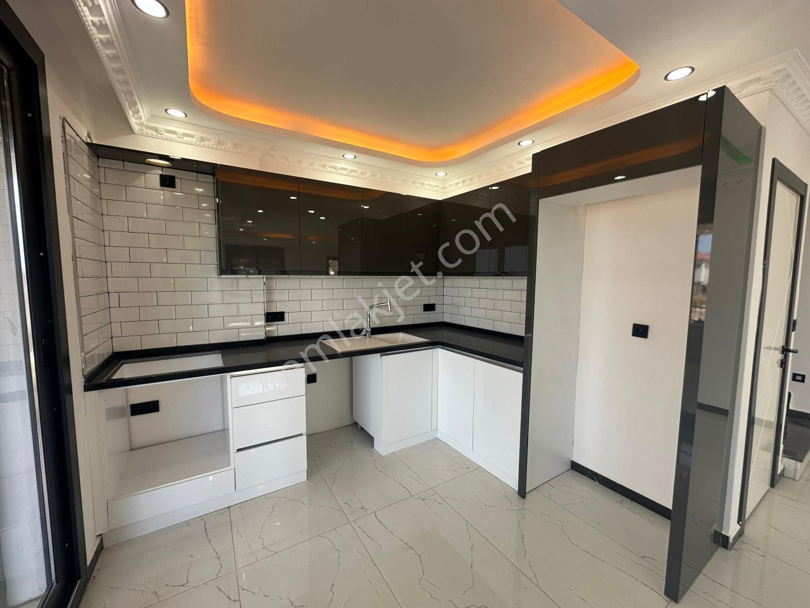 Didim Efeler Mahallesinde 3+1 Sıfır Yapılı Villa - AYDIN DİDİM fotoğraf 11