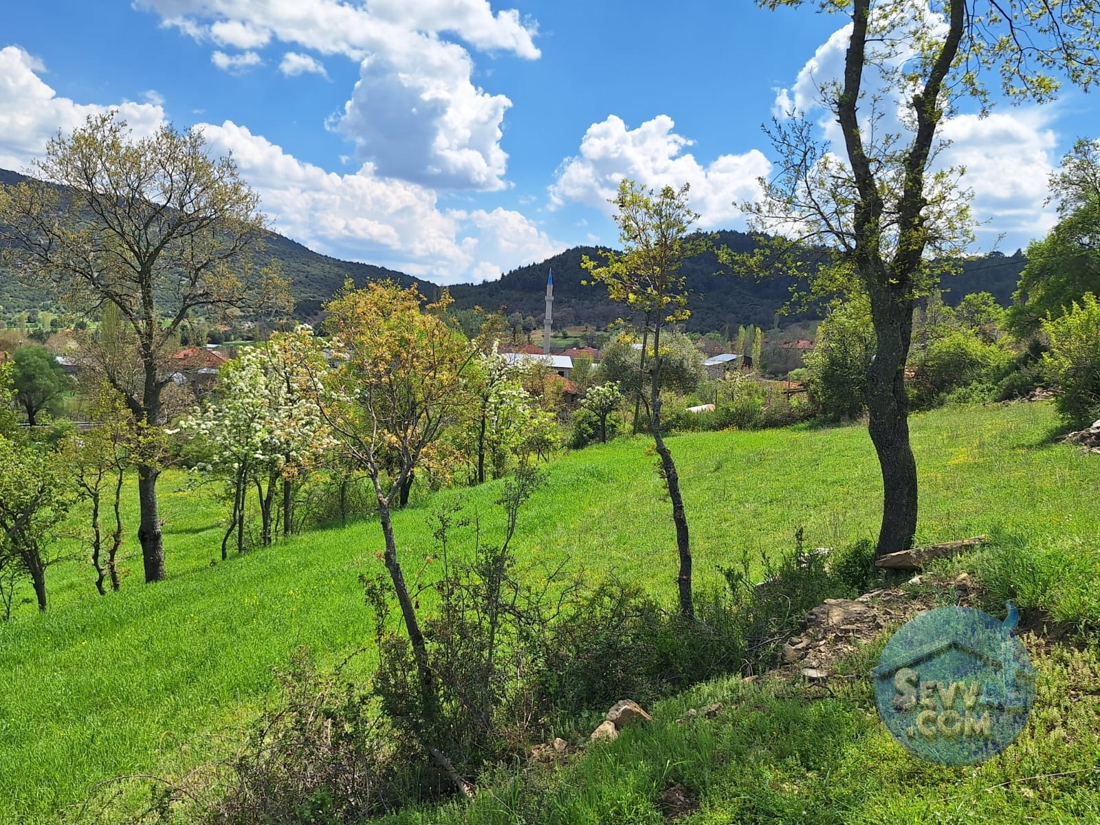 BURDUR AĞLASUN KİBRİT KÖYÜNDE SATILIK KERPİÇ EV VE TARLA - Burdur Ağlasun fotoğraf 10