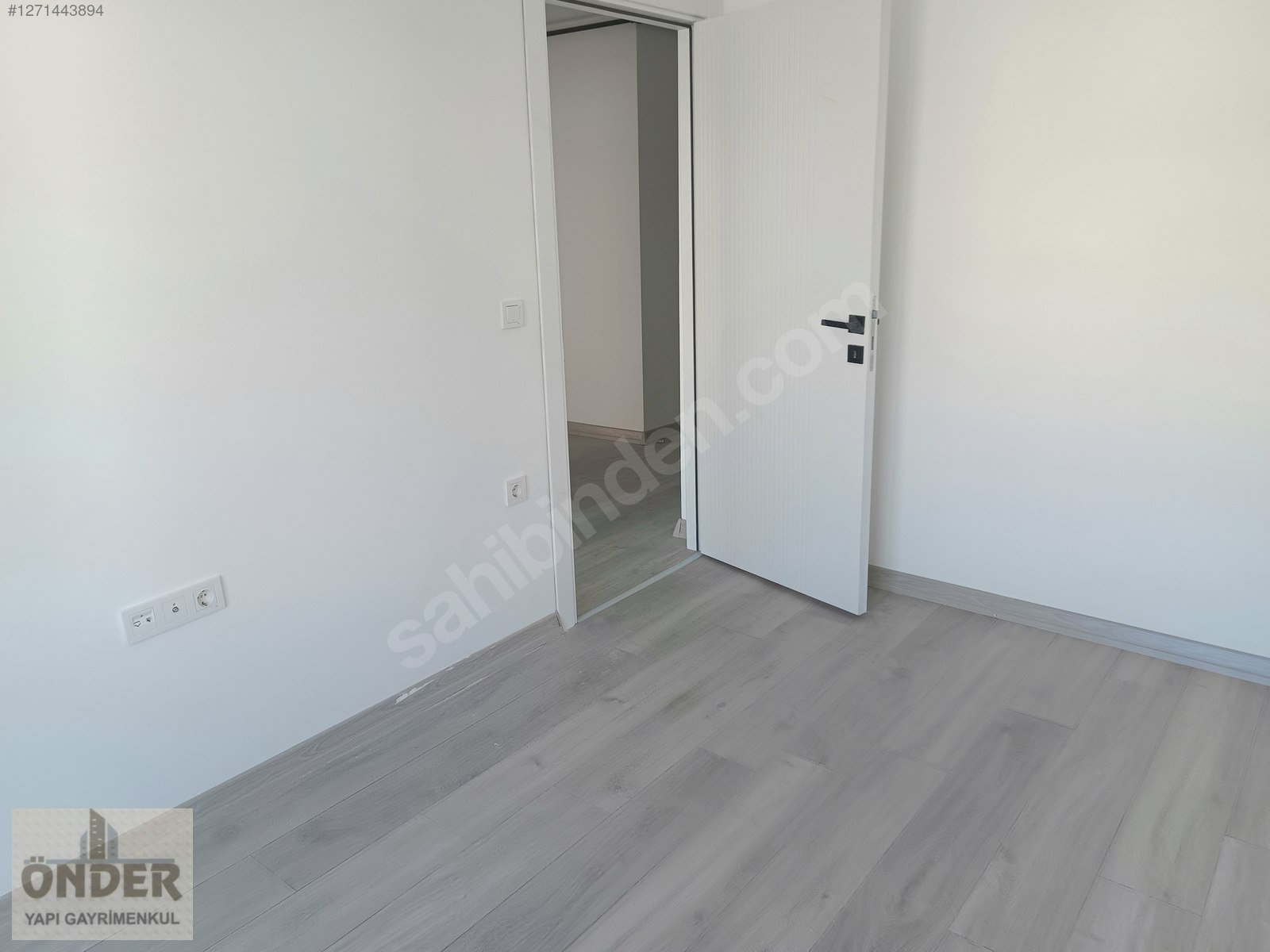 YAKACIK MEYDANDA SATILIK 3+1 DAİRE - İSTANBUL KARTAL fotoğraf 5
