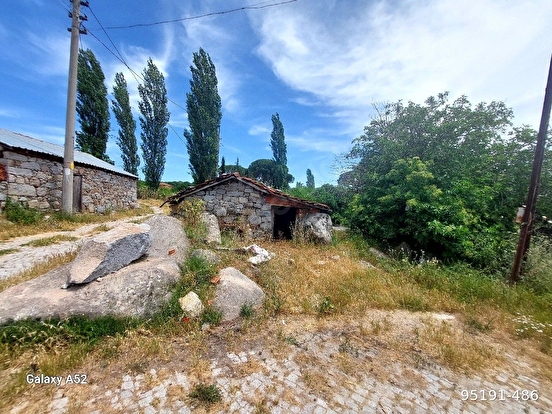 İZMİR BERGAMA KOZAK YAYLASI ÇAMAVLU MAH DE 300 M2 230 M2 YANYANA İKİ ADET ARSA - İZMİR BERGAMA fotoğraf 2