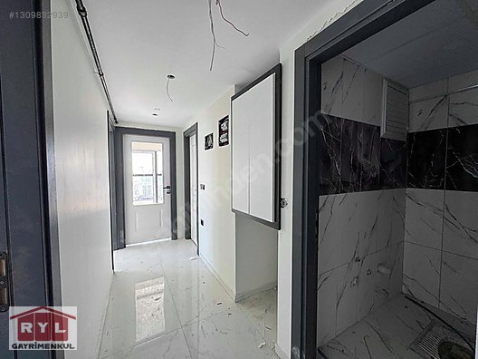 KARTAL YAKACIKTA SİTE İÇİNDE YÜKSEK KATTA FERAH 2+1 DAİRE - İSTANBUL KARTAL fotoğraf 37