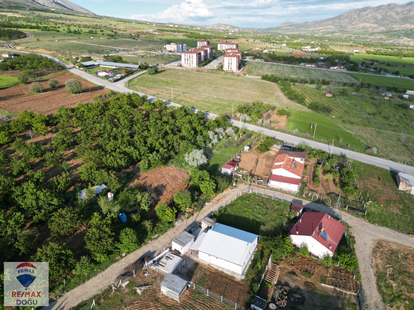 REMAX DOĞUDAN MUHTEŞEM LOKASYONDA 3+1 MÜSTAKİL BAHÇELİ EV - ELAZIĞ BASKİL fotoğraf 10