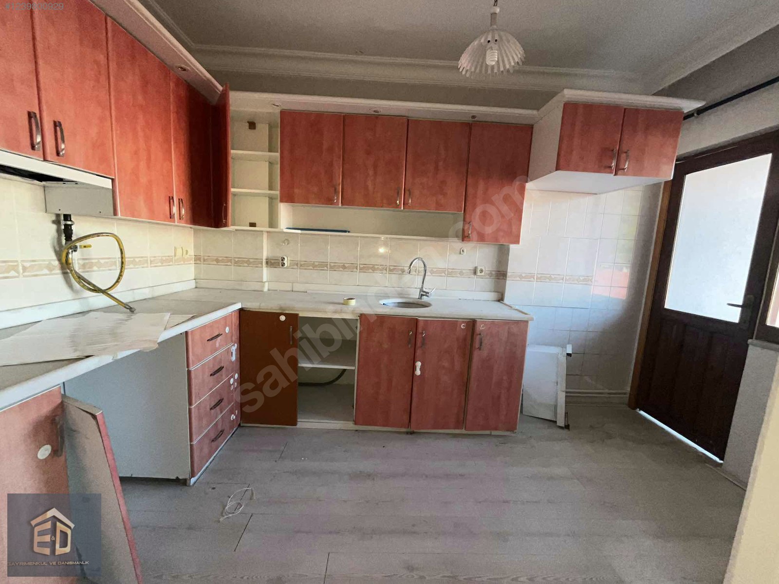 İRFANLI MAHALLESİNDE SATILIK 5+2 DOĞALGAZLI DUBLEX DAİRE - TRABZON OF fotoğraf 6