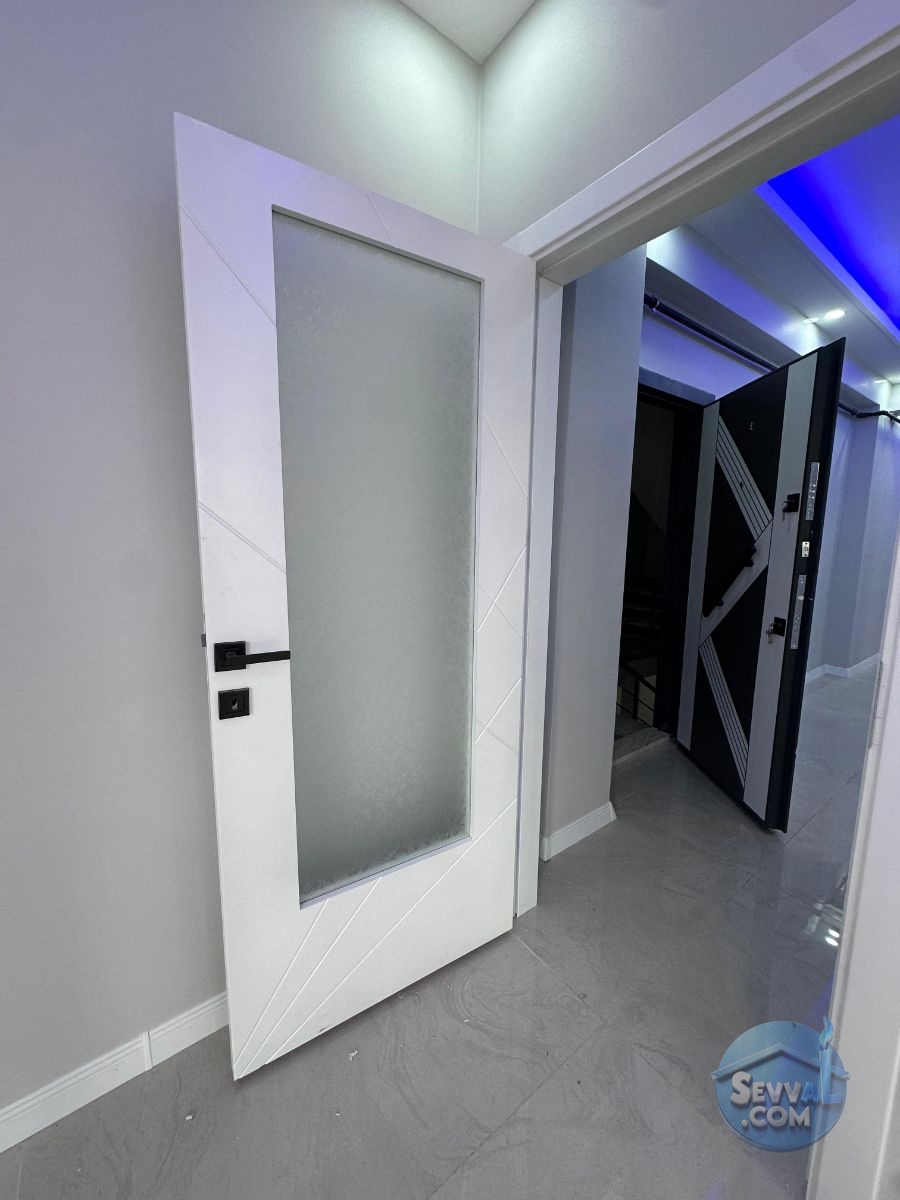 KÖRFEZ GÜNEY MH. MERKEZİ YERDE 3+1 SATILIK LÜKS ARAKAT DAİRE - Kocaeli Körfez fotoğraf 2