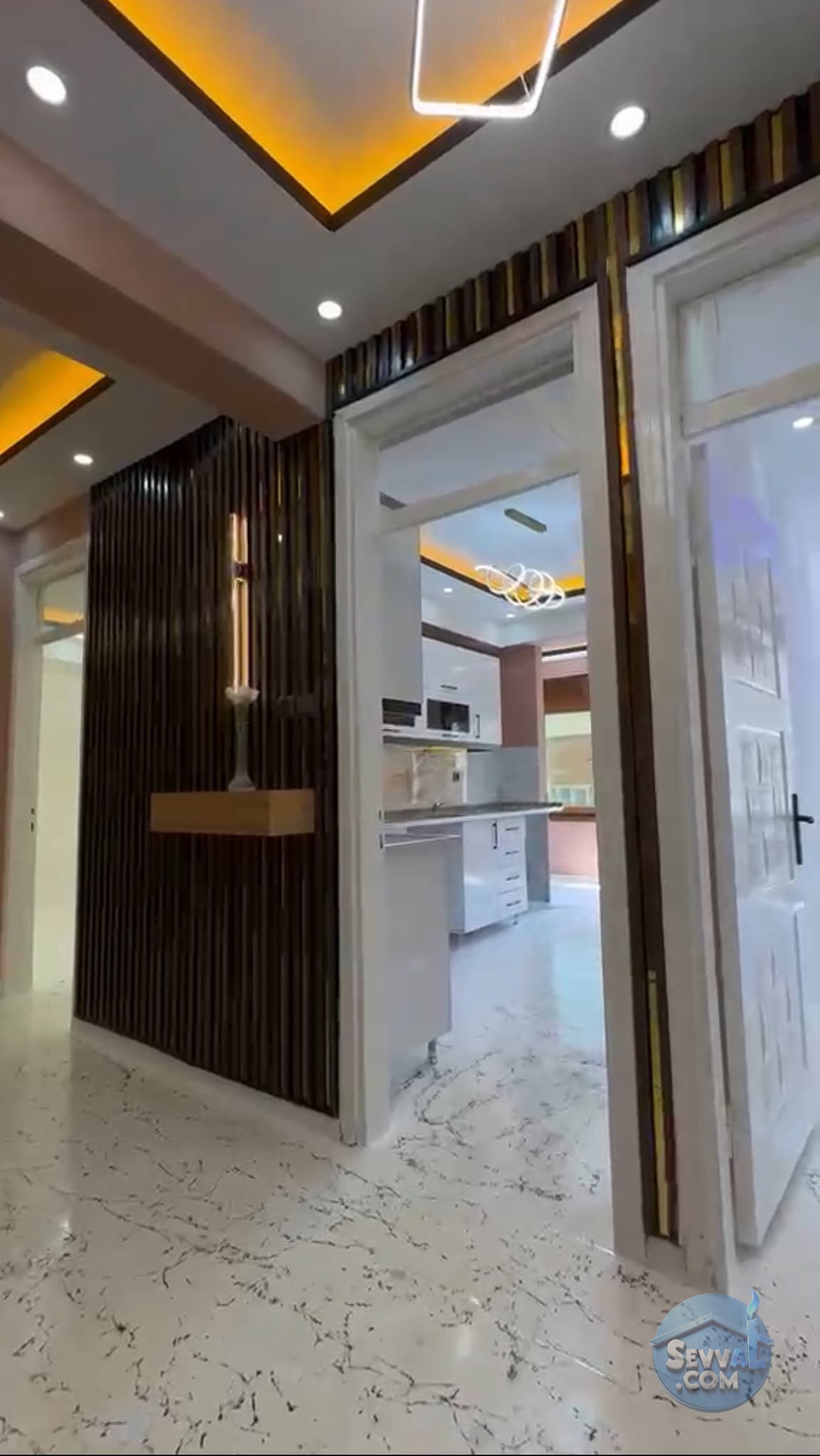 DEVTEŞTİ MAH. 1. KAT 2+1 ODALI 110 m2 GÜNEY CEPHELİ GÜNEŞ GÖREN TARAF İÇİ FULL - ŞANLIURFA HALİLİYE fotoğraf 2