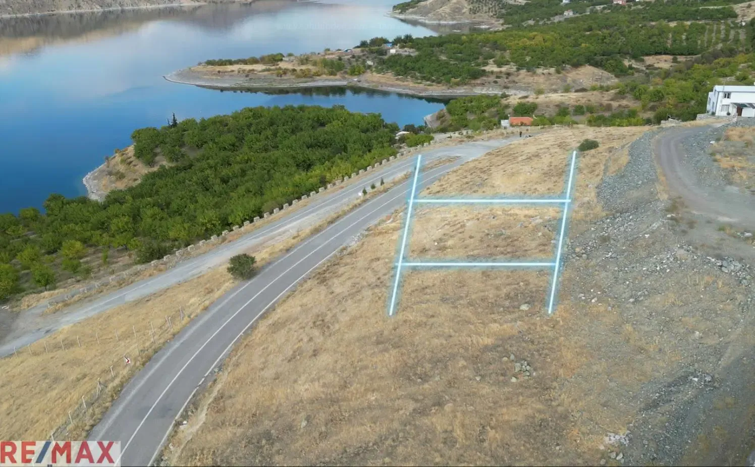 KALE DÜZTARLA MEVKİDE RE/MAX GÜNEŞ'TEN SATILIK 875 M2 TARLA - MALATYA KALE fotoğraf 7