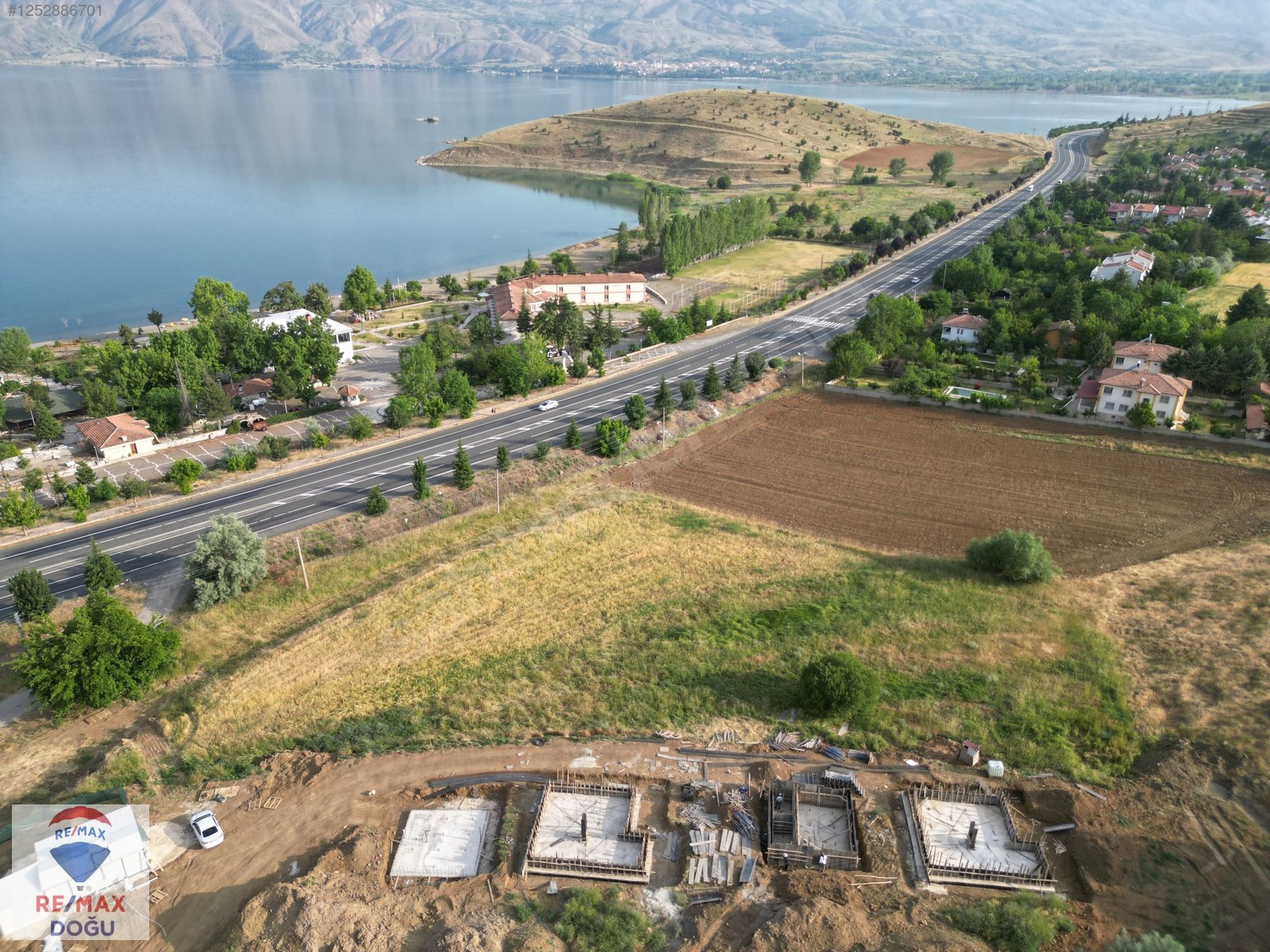 REMAX DOĞU'DAN HAZAR GÖLÜ'NDE İMARLI ARAZİ - ELAZIĞ SİVRİCE fotoğraf 2
