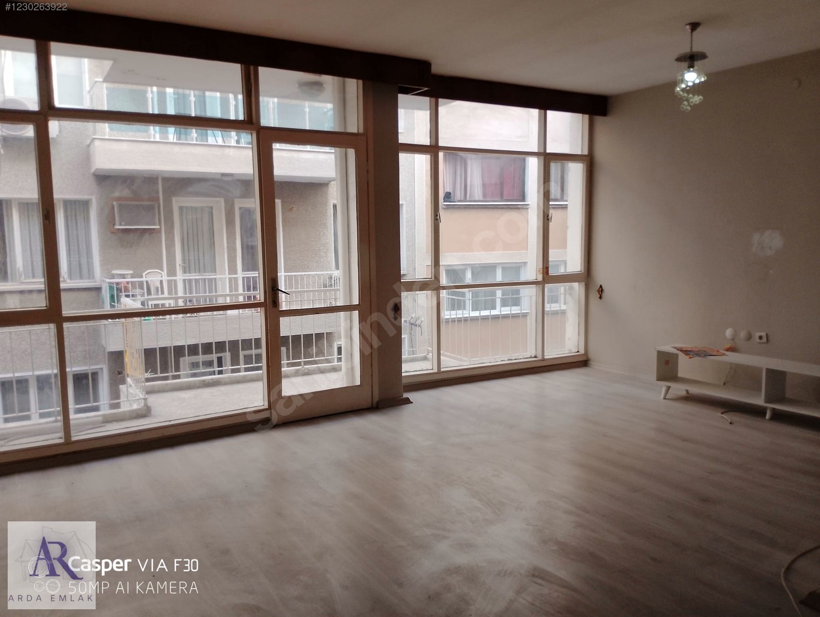 KARŞIYAKA ÇARŞI İÇİNDE 145 M2 3+1 ÇİFT BALKON ARA KAT DAİRE - İZMİR KARŞIYAKA fotoğraf 5