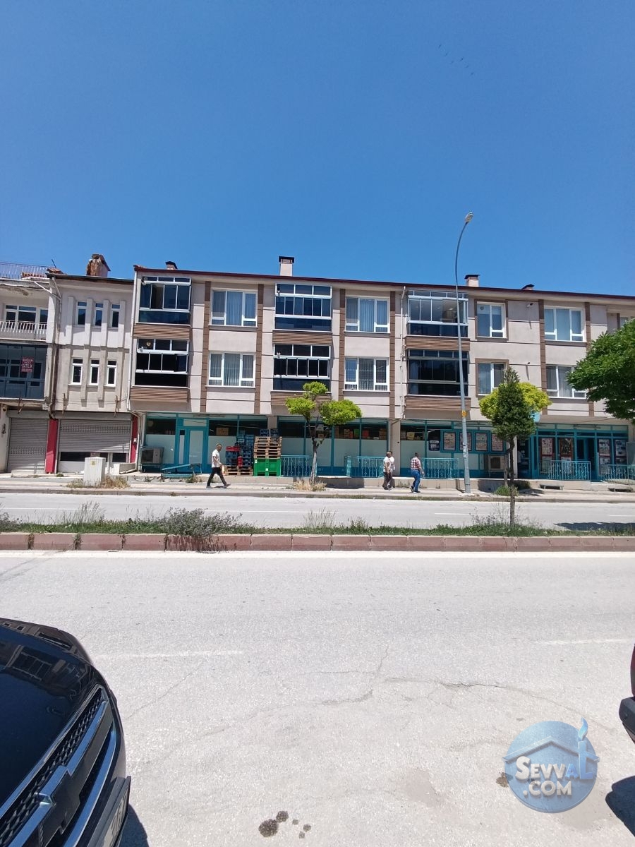 ROTA'DAN BAHÇELİEVLER'DE GENİŞ VE BAKIMLI 2+1 - Kütahya Merkez fotoğraf 2