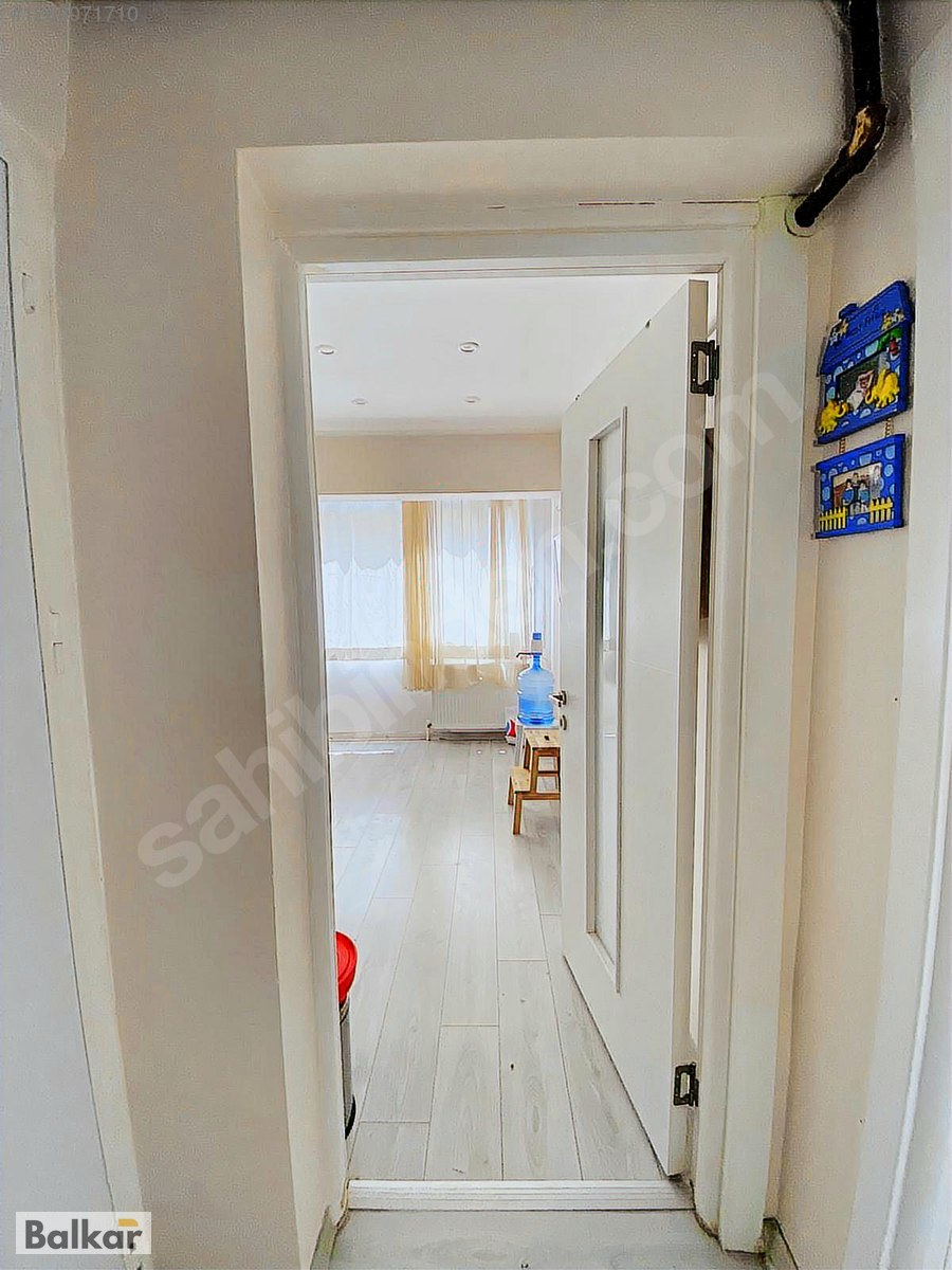 İZMİR DERE SOKAĞINDA ARAKAT FULL YAPILI 3+1 SATILIK DAİRE - İZMİR KONAK fotoğraf 3