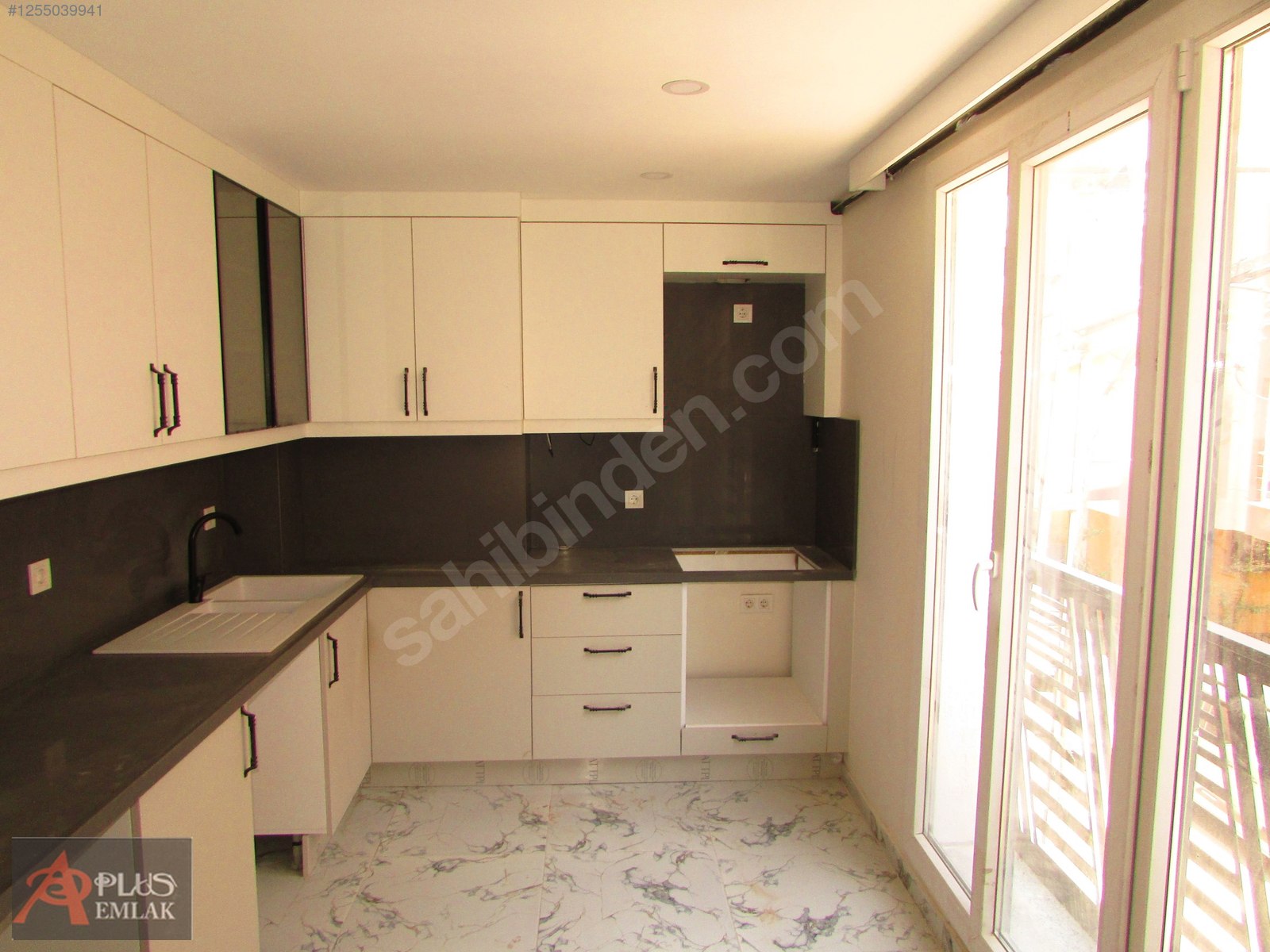 KAPALI OTOPARKLI HER KATTA TEK DAİRE 3+1 140M2 ARAKAT 7500000TL - İSTANBUL SANCAKTEPE fotoğraf 14