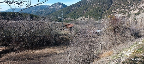 GÖYNÜK YEŞİLYAZI KÖYÜNDE 1670 M2 ARSA İÇİNDE 3 KATLI SIFIR EV. - BOLU GÖYNÜK fotoğraf 3