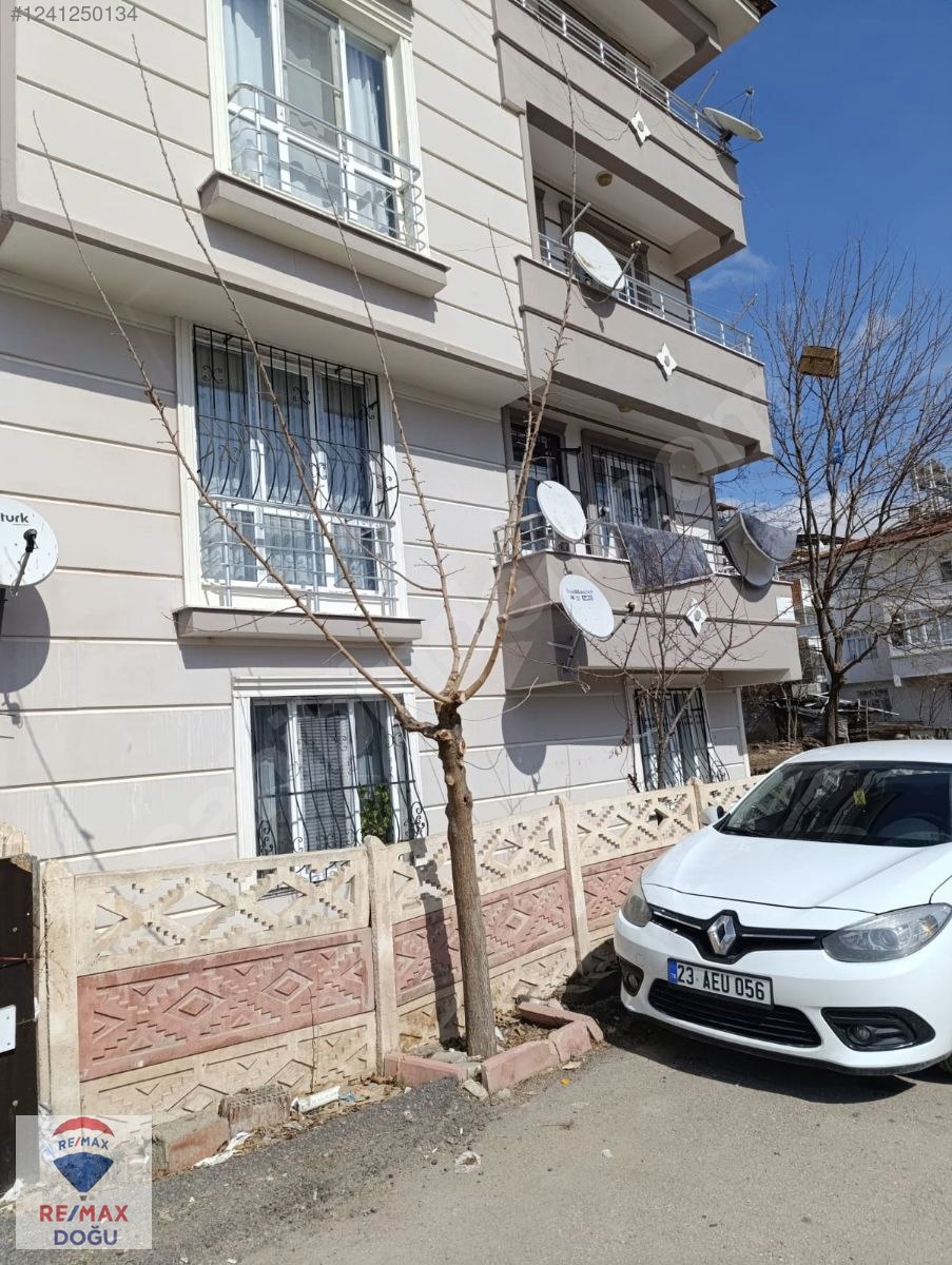 REMAX DOĞUDAN ULUKENT MAH. 3+1 4 YIL KULLANILMIŞ SATILK DAİRE - ELAZIĞ MERKEZ fotoğraf 5