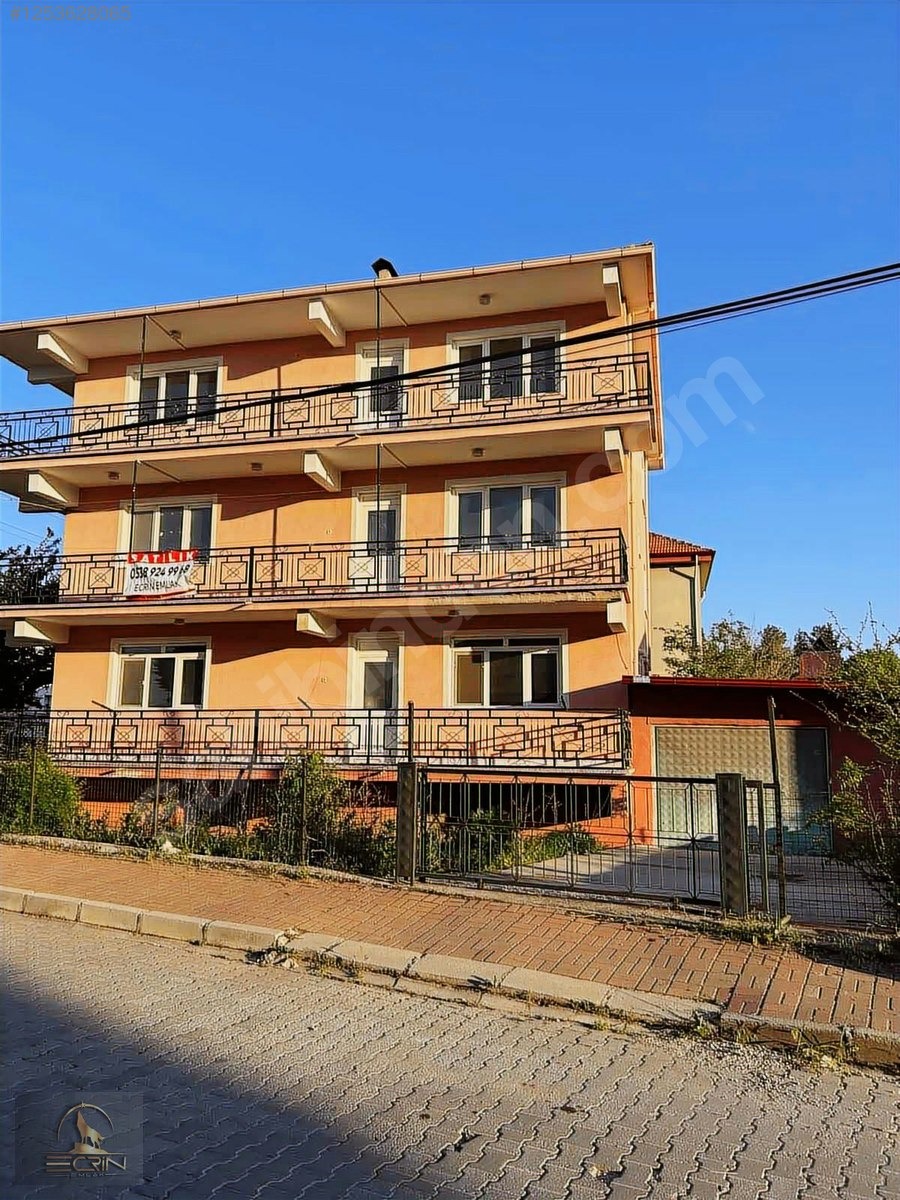 Uşak sivaslı Atatürk Mah. Satılık 3 katlı bina - UŞAK SİVASLI fotoğraf 9
