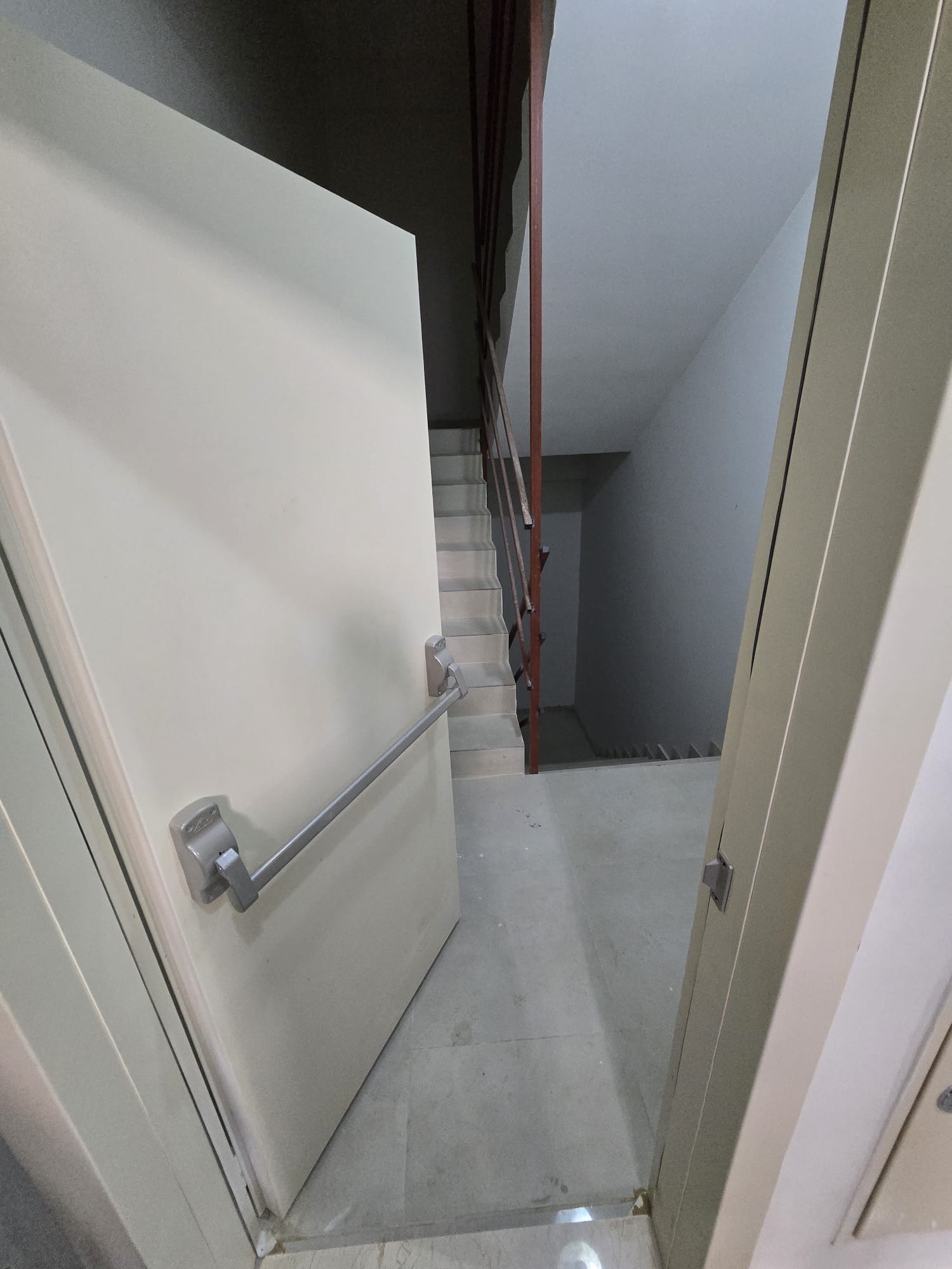 FIRSAT!!! KUYULUKTA 2. ÇEVRE YOLU YANI 3+1 200M2 TERASLI DAİRE - MERSİN MEZİTLİ fotoğraf 15