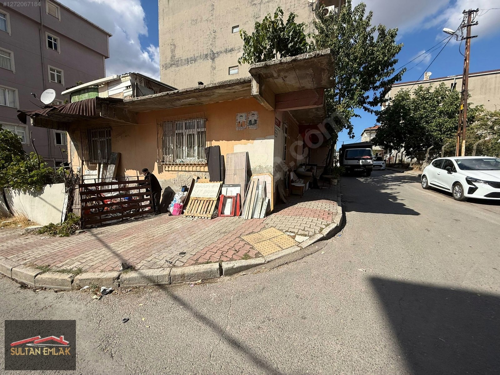 Sultan Emlak'tan Ahmet Yesevi Mah. 226 m2 Köşe Başında Ev - İSTANBUL SULTANBEYLİ fotoğraf 3