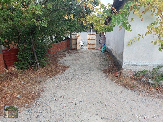 BERGAMA KOZAK KARAVELİLER MAH DE 400 M2 AVLULU EV - İZMİR BERGAMA fotoğraf 4