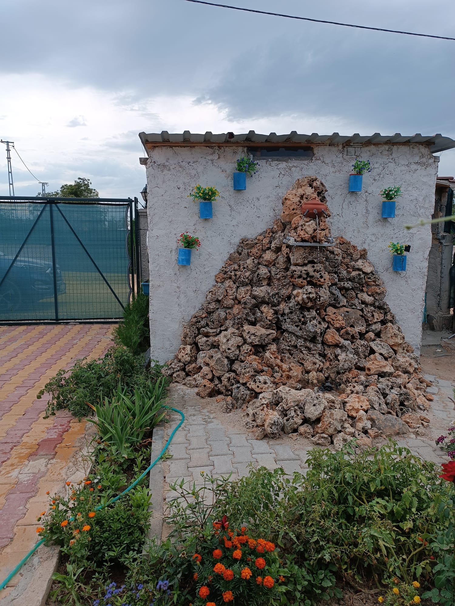 İÇİNDE EVİ ELEKTRİĞİ SUYU OLAN HAZIR KURULU BAHÇE - KONYA MERAM fotoğraf 5