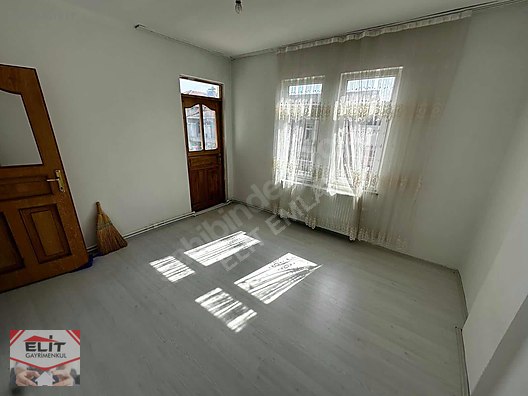 KARASU ÇARŞI MERKEZDE SATILIK 3+1 MUTFAK AYRI DAİRE 125 M2 - SAKARYA KARASU fotoğraf 2