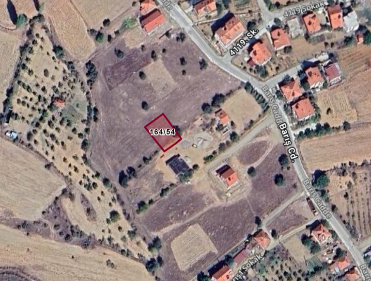 UŞAK EŞME CUMHURİYET KÖYÜNDE 408 M² ARSA SATILIKTIR.