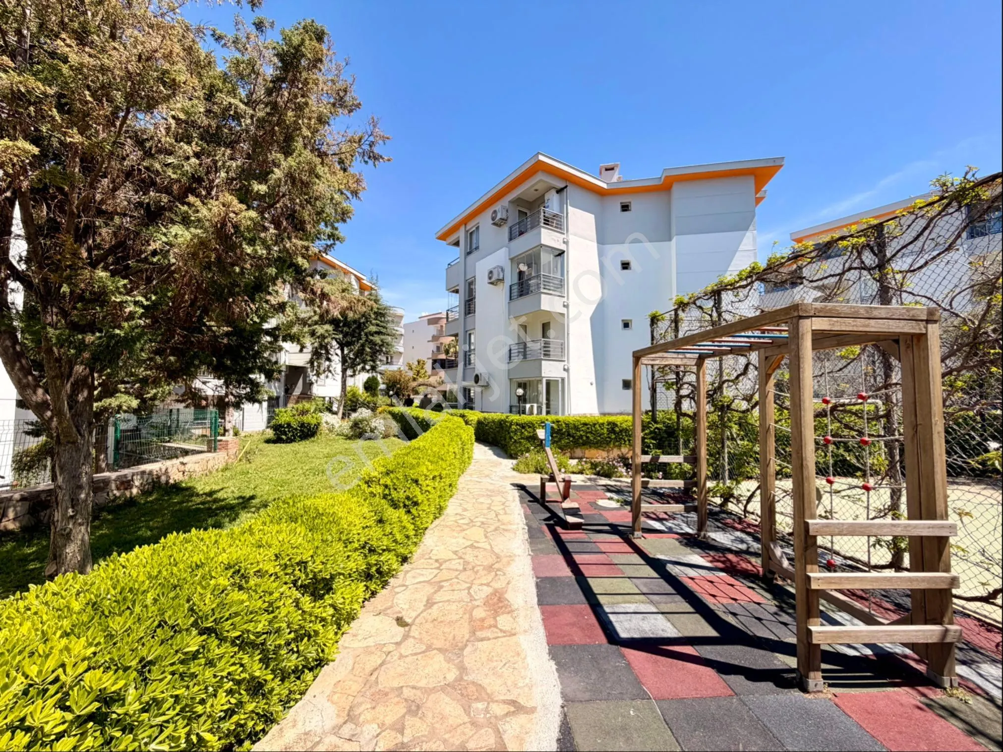 Kuşadası Marinada Deniz Manzaralı Satılık 2+1 Bakımlı Daire - AYDIN KUŞADASI fotoğraf 3