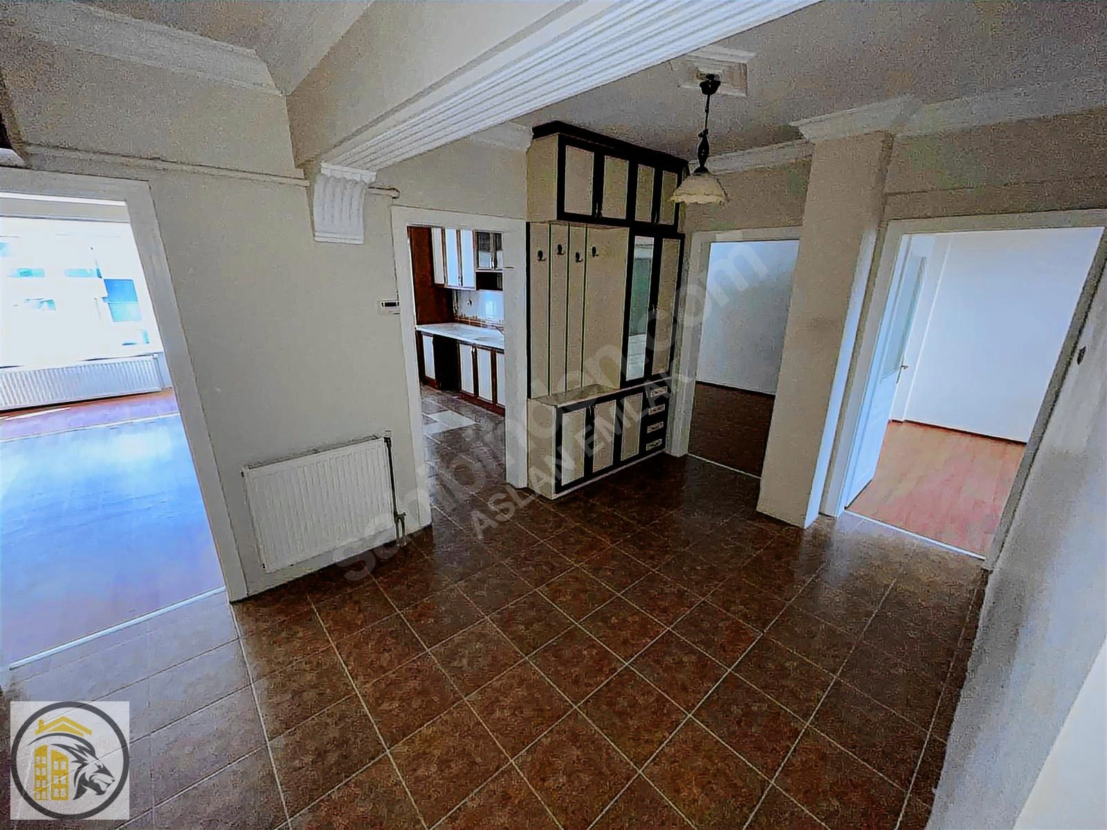 ASLAN EMLAK'TAN FATİH MAH. MERKEZDE GENİŞ SATILIK 3+1 DAİRE - KÜTAHYA MERKEZ fotoğraf 2