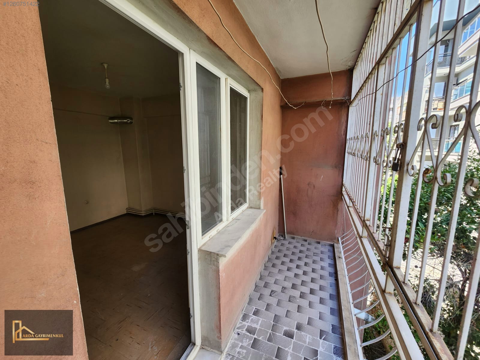K.YAKA ÇARŞI YAKINI ARAKAT ÇİT CEPHE ÇİFT BALKON 3+1 120 M2  - İZMİR KARŞIYAKA fotoğraf 9