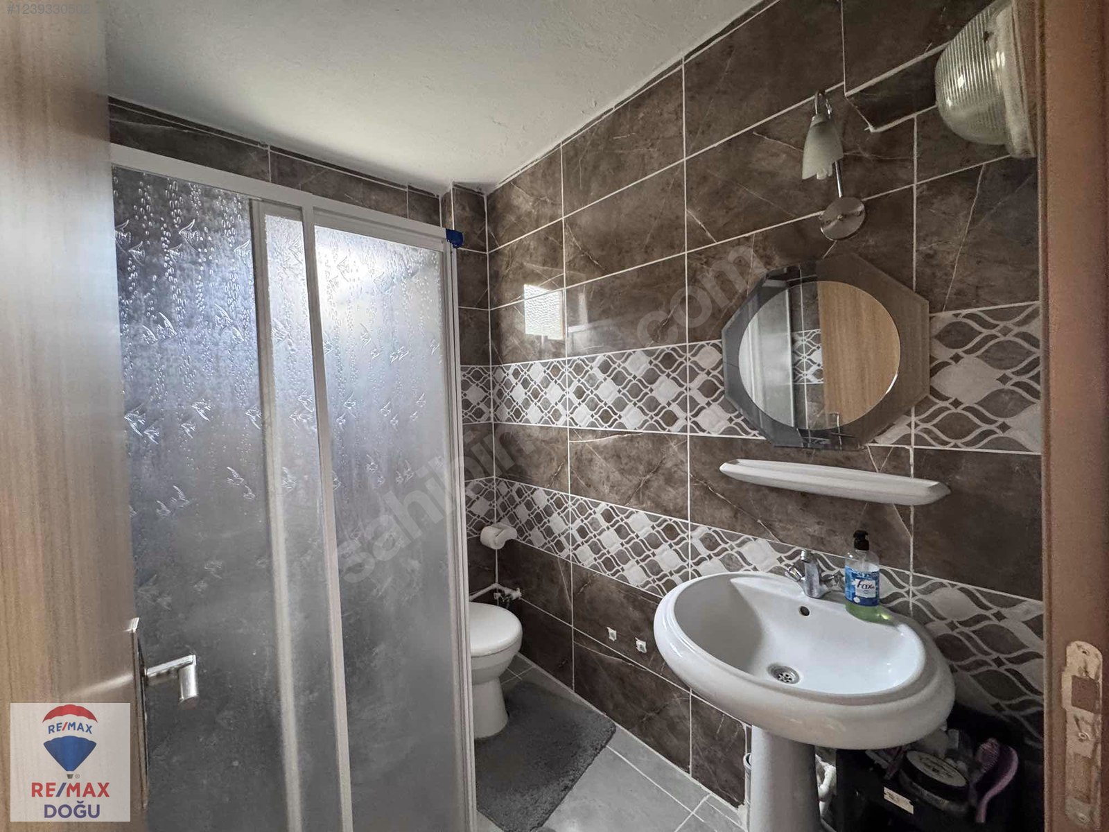 REMAX DOĞUDAN HAZAR GÖLÜNDE SATILIK VİLLA - ELAZIĞ SİVRİCE fotoğraf 6
