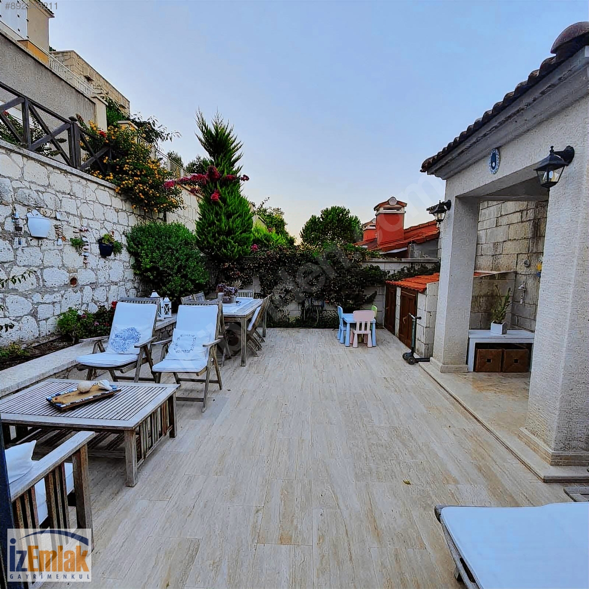 İzEmlaktan Port Alaçatıda 2 Adet 2 Odalı Daire - İZMİR ÇEŞME fotoğraf 2