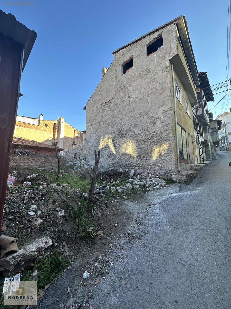 ADLİYE ARKASI 98 M2 MÜKEMMEL KONUMDA KONUT İMARLI ARSA SATILIK - KÜTAHYA MERKEZ fotoğraf 5