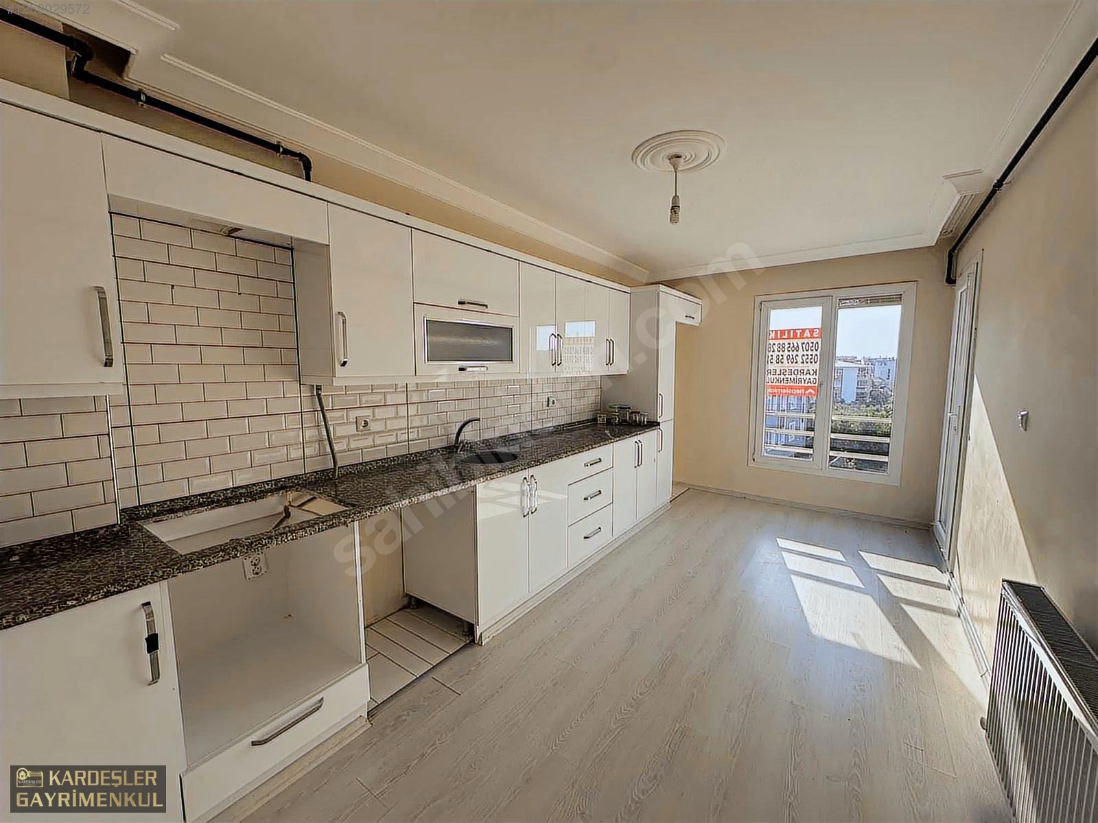 SATILIK CUMHURİYET MAHALLESİNDE 3 KAT DAİRE - MANİSA AKHİSAR fotoğraf 5